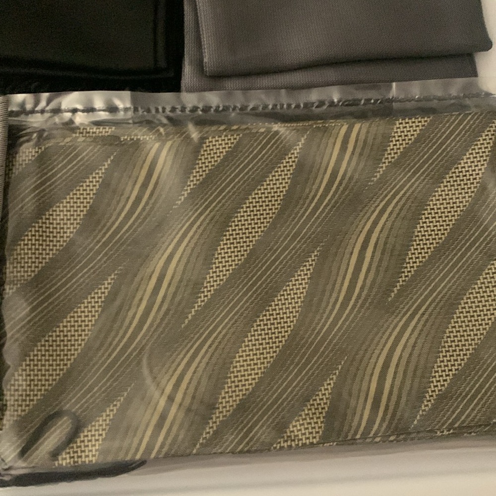 Five dress scarves - Picture 3 of 5